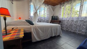 4 Schlafzimmer, Schreibtisch, Bügeleisen/Bügelbrett, kostenloses WLAN