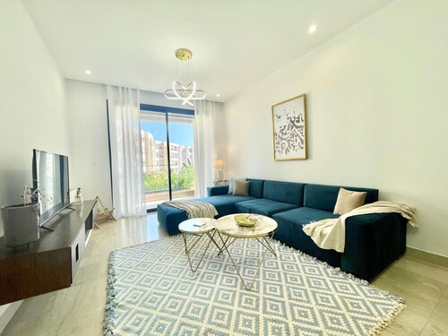 NEW Bright and Luxurious 2bds in Rd Malaga B10