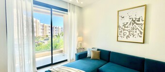 NEW Bright and Luxurious 2bds in Rd Malaga B10