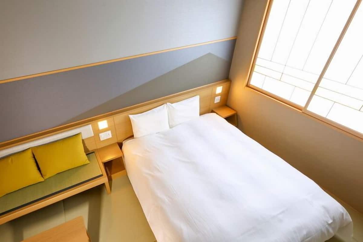 Down duvets, iron/ironing board (on request), free WiFi, bed sheets