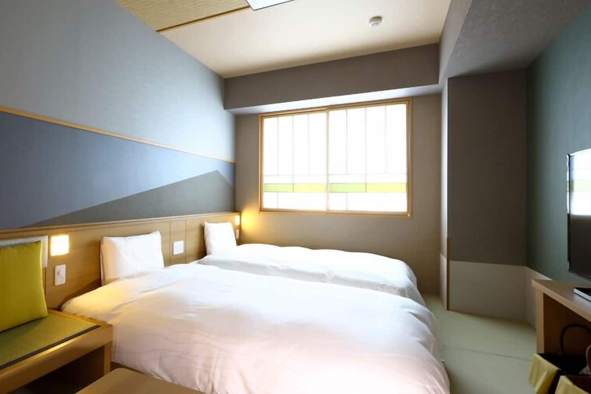 Down duvets, iron/ironing board (on request), free WiFi, bed sheets