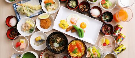 Sarapan bufet setiap hari dengan fi