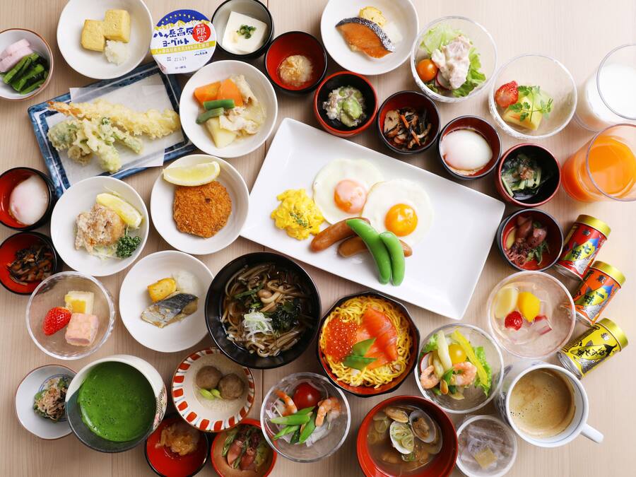 Daily buffet breakfast for a fee