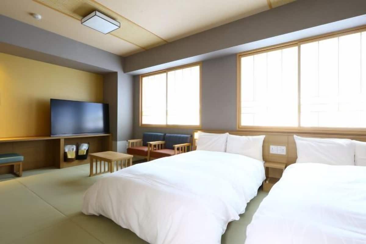 Down comforters, iron/ironing board, free WiFi, bed sheets