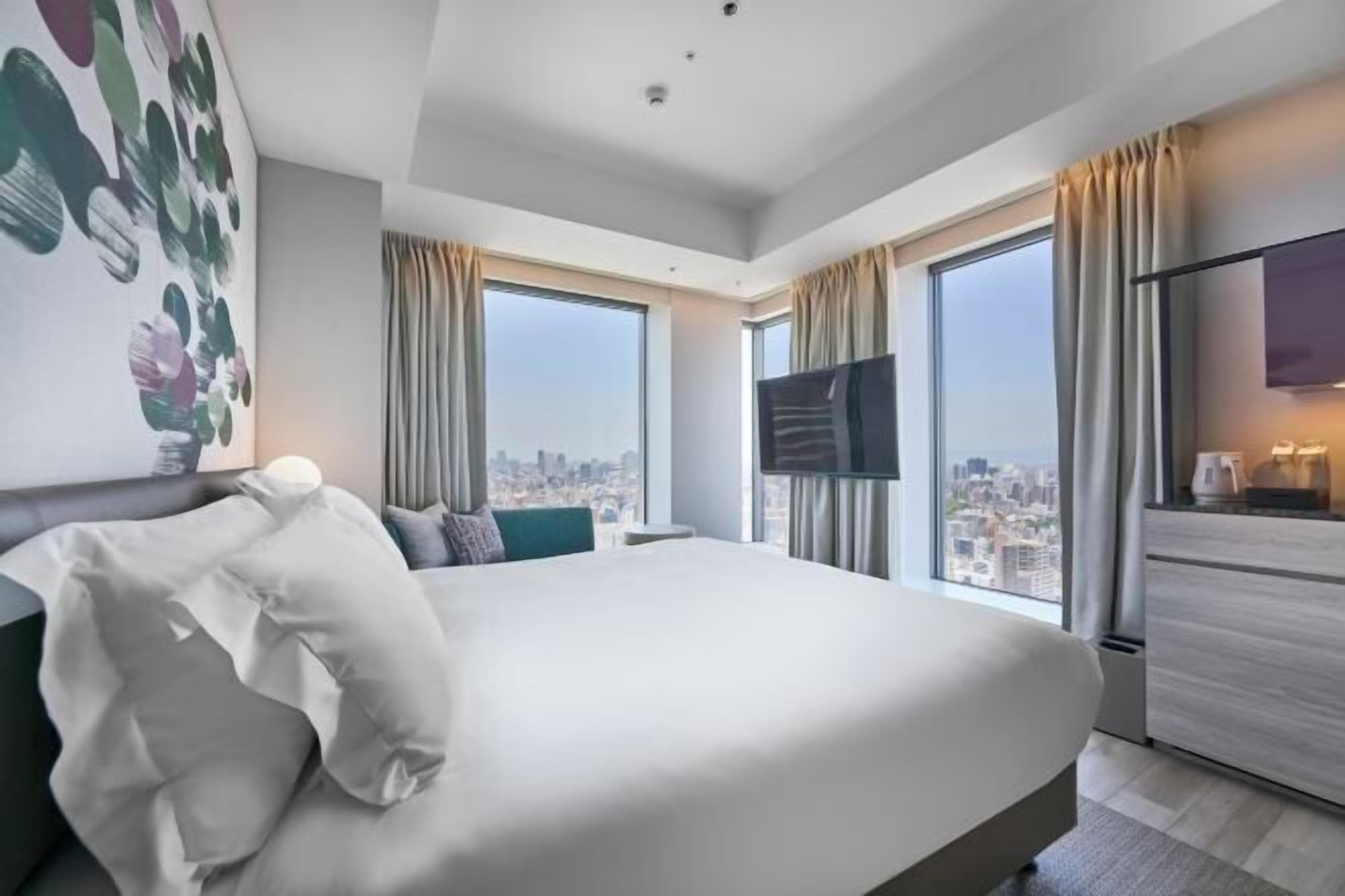 Premium bedding, in-room safe, blackout drapes, iron/ironing board