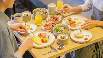 Daily buffet breakfast (JPY 5220 per person)