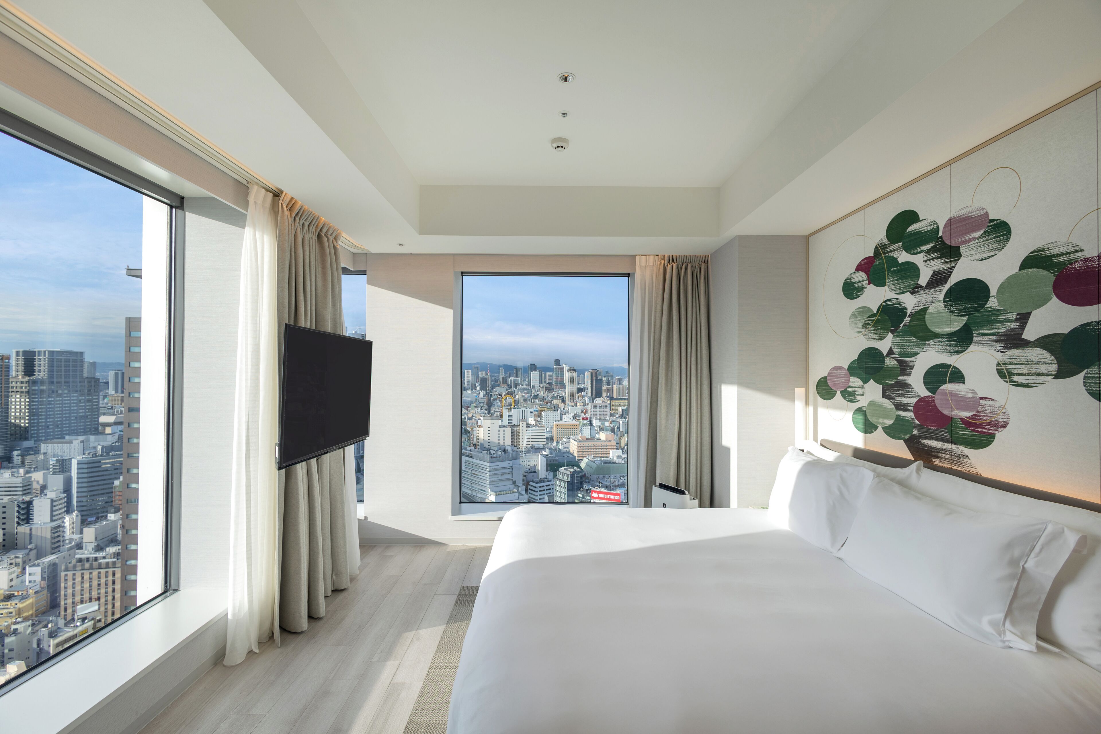 Premium bedding, in-room safe, blackout curtains, iron/ironing board