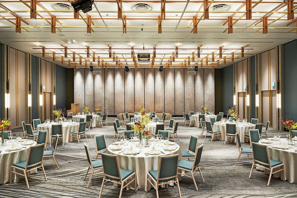 Centara Grand Hotel Osaka by null