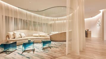 Couples treatment room(s), hot tub, body treatments, aromatherapy