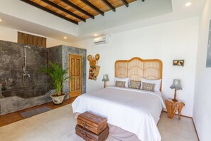 4 chambres, coffres-forts dans les chambres, bureau, Wi-Fi