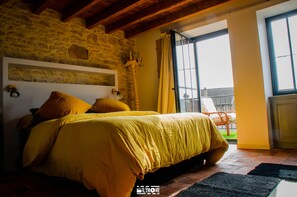 4 Schlafzimmer, Schreibtisch, Bügeleisen/Bügelbrett, kostenloses WLAN