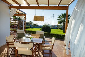 Outdoor dining - Villa Kalliopi Sunset Sea View Kourouta (Ilida)