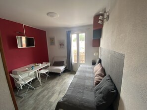 1 chambre, fer et planche à repasser, Wi-Fi, draps fournis