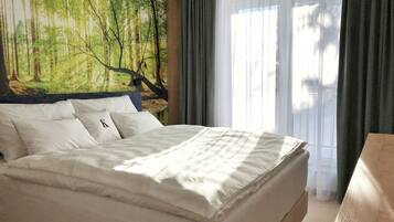 Standard Double or Twin Room, Balcony | 1 bedroom, premium bedding, Select Comfort beds, laptop workspace