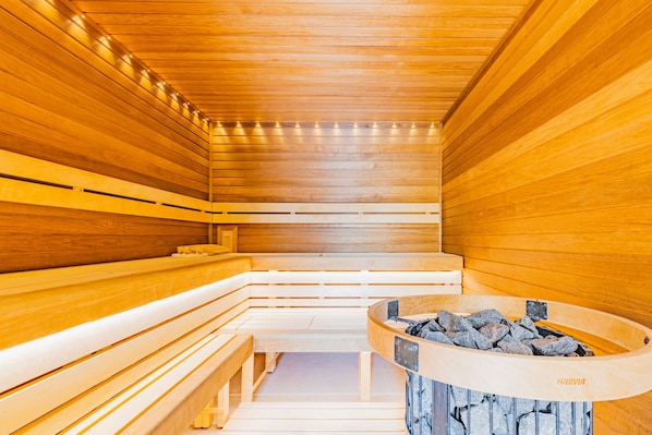 Sauna, Dampfbad, Warmsteinmassagen, Sportmassagen, Massageanwendungen