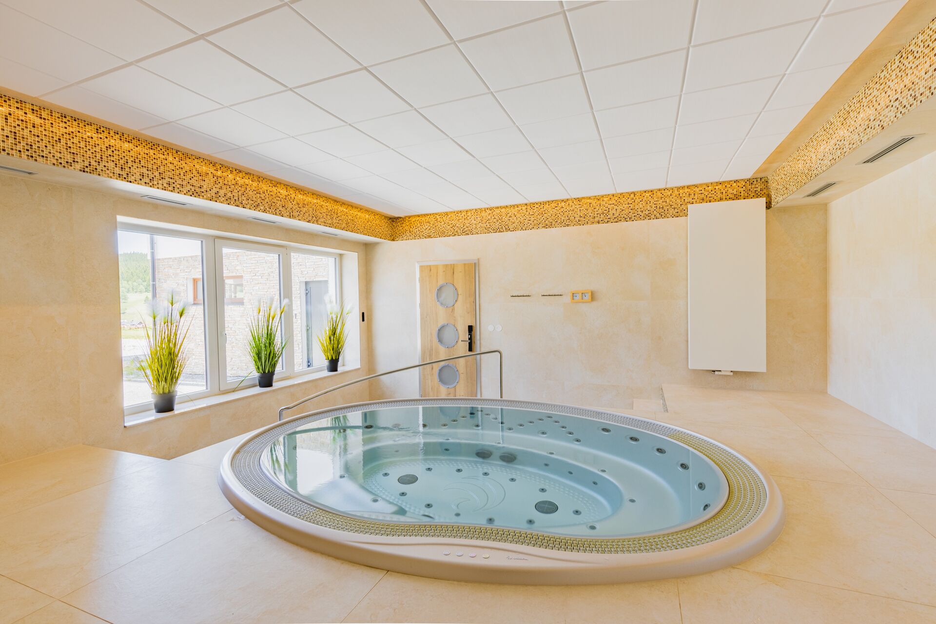 Sauna, steam room, hot stone massages, sports massages, massages