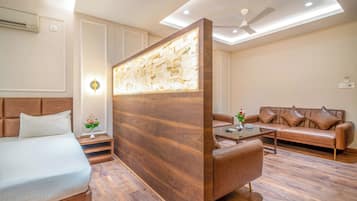 Kamar Mewah, 1 Tempat Tidur King, Boleh Merokok, pemandangan kota | Seprai premium, kedap suara, Wi-Fi gratis, dan seprai linen