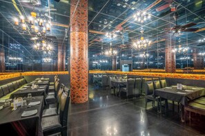 Restaurant - Hotel Varun (Guna)