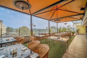 Restaurant - Hotel Varun (Guna)