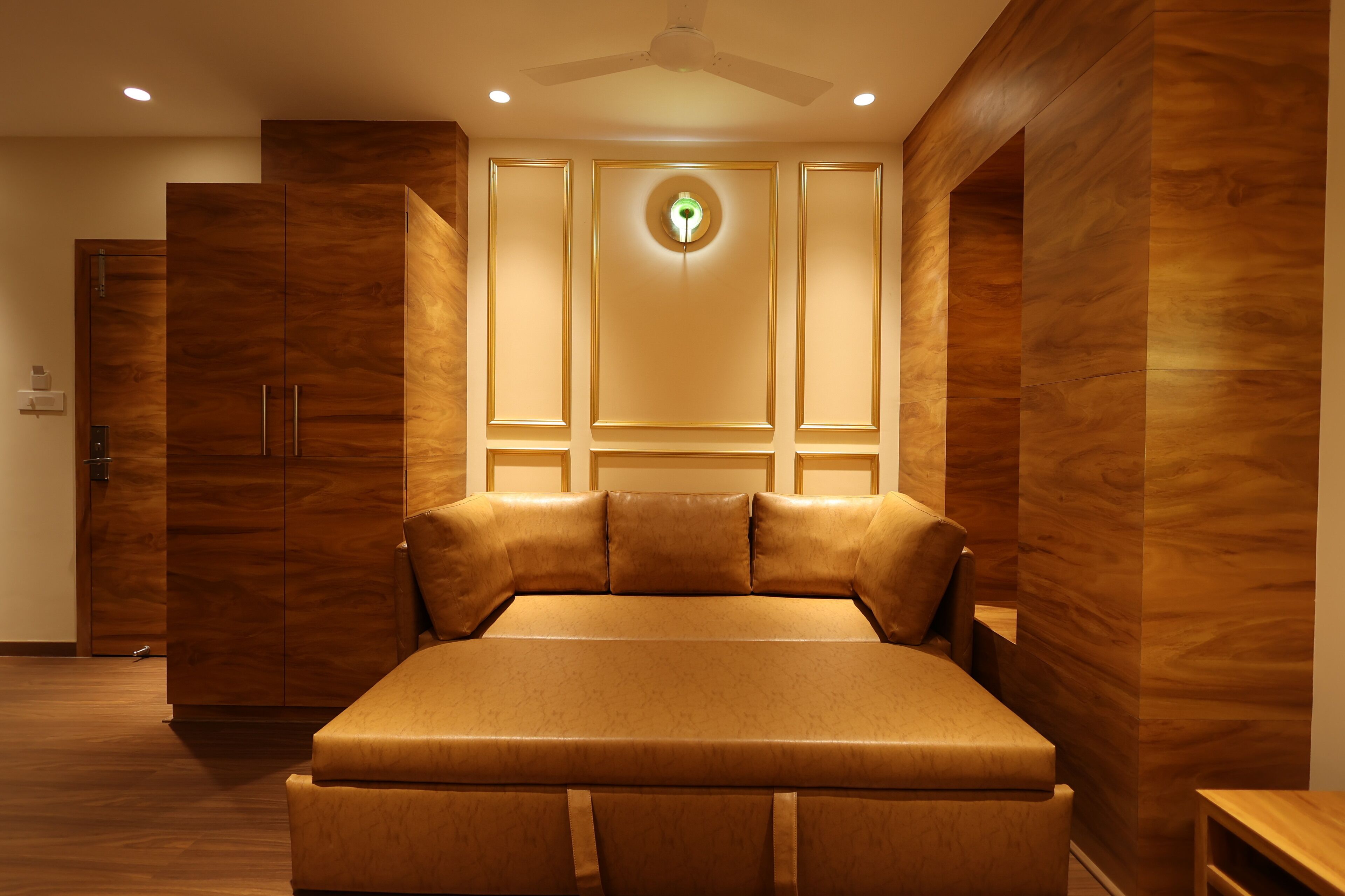 Family Room, 1 King Bed, Smoking, City View | Premium bedding, soundproofing, free WiFi, bed sheets