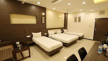 Soundproofing, free WiFi, bed sheets