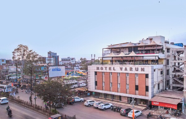 Hotel Varun - Guna