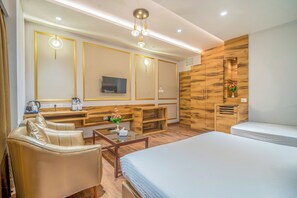 Family Room, 1 King Bed, Smoking, City View | Premium bedding, soundproofing, free WiFi, bed sheets - Hotel Varun (Guna)