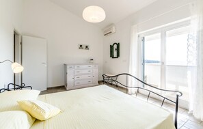 4 slaapkamers, reisbedje, gratis wifi, beddengoed