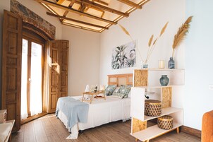 Junior Suite, 1 Queen Bed with Sofa bed, City View | Frette Italian sheets, premium bedding, down comforters