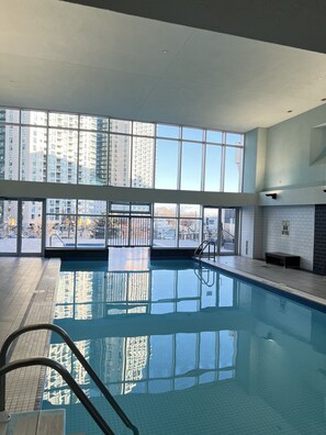 屋内プール、屋外プール