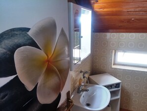 Appartement, 1 chambre, balcon, vue ville | Salle de bain | Shampoing