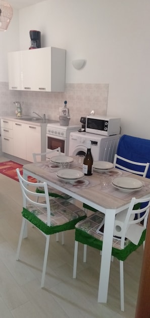 House, 2 Bedrooms | Interior