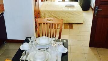 Apartment, 1 Bedroom | Dining