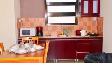 Apartment, 1 Bedroom | Living area