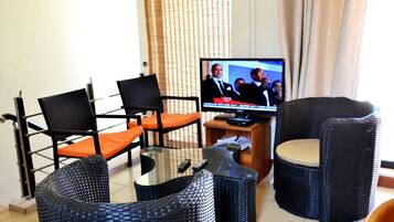 Apartment, 2 Bedrooms | Room amenity