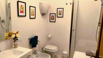 Ferienhaus, 2Â Schlafzimmer, Kamin, Stadtblick | Badezimmer