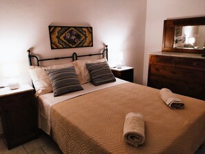 House, 2 Bedrooms, Fireplace, City View | 2 bedrooms
