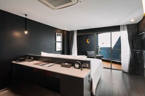Blackout drapes, soundproofing, bed sheets - Hotel Tide Phuket (Ratsada)