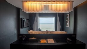 Deluxe Bathtub Seaview | 遮光窗帘、隔音、床单