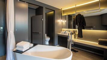Deluxe Bathtub Seaview | Badezimmer | Dusche, Hydromassagedusche, Haartrockner, Bademäntel