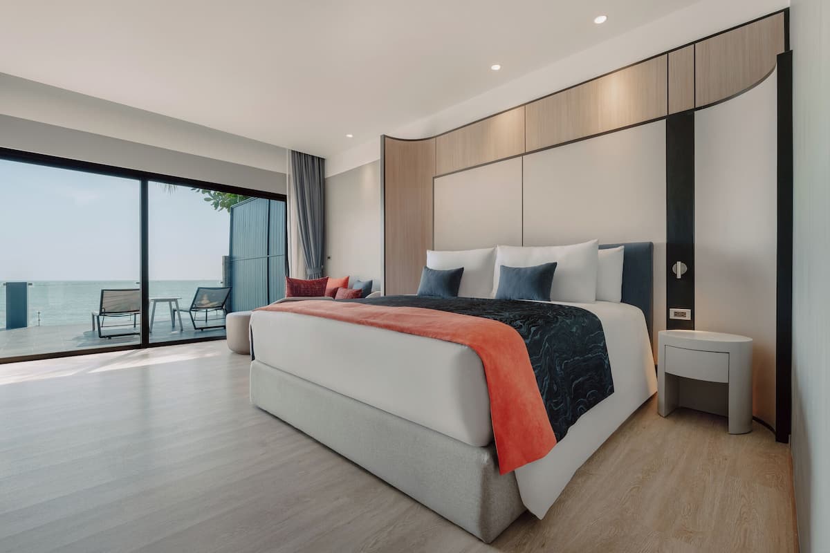 Grand Deluxe Ocean View ( Adults Only) | 1 bedroom, blackout drapes, soundproofing, bed sheets