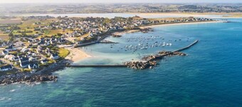 La Bâtisse du Dolmen Clara, 7 people, SPA & swimming pool