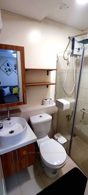 تجهيزات دش، مراحيض شطف