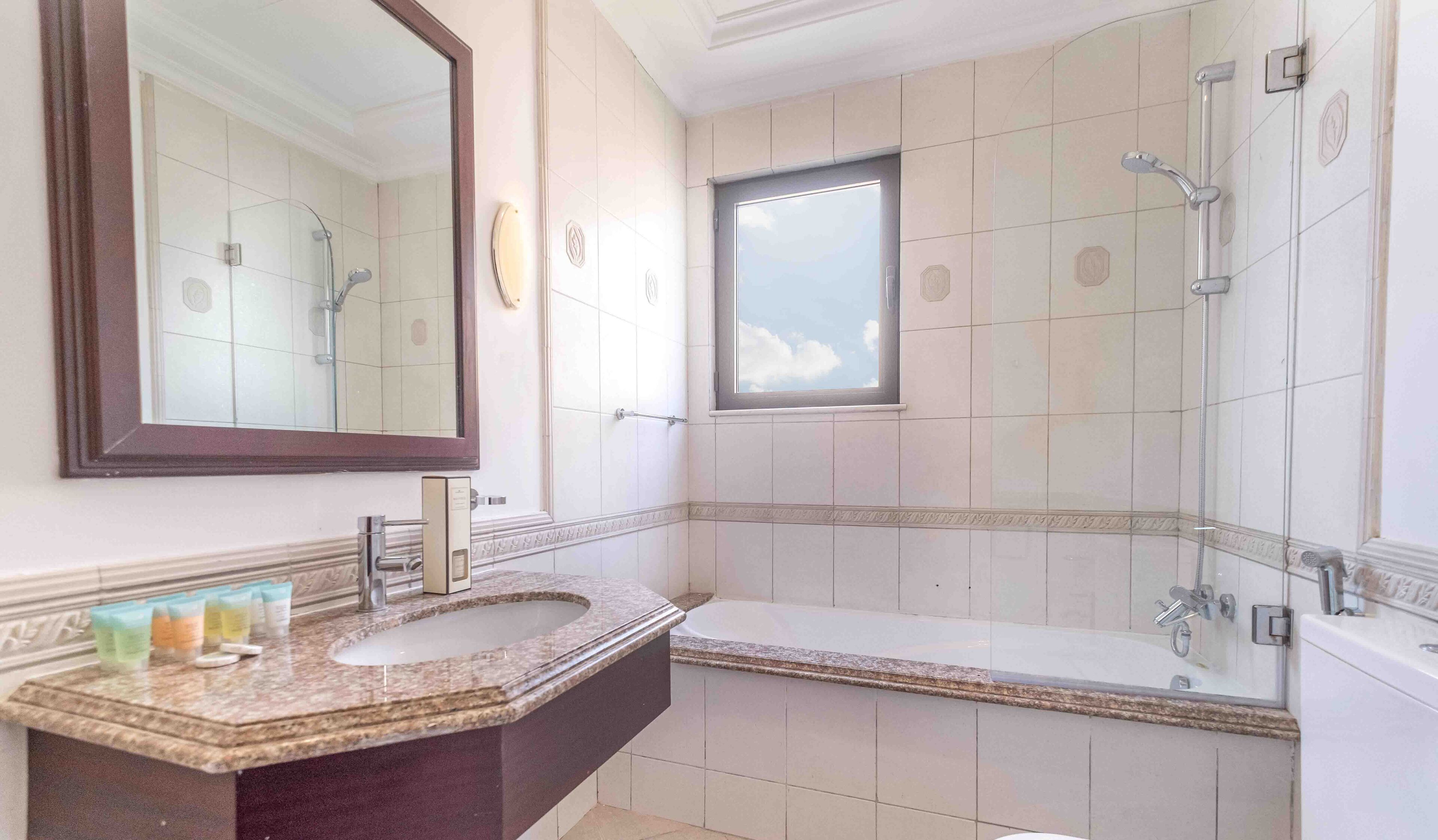 Photo - LUX The Luxury Sunny Shores Palm Villa