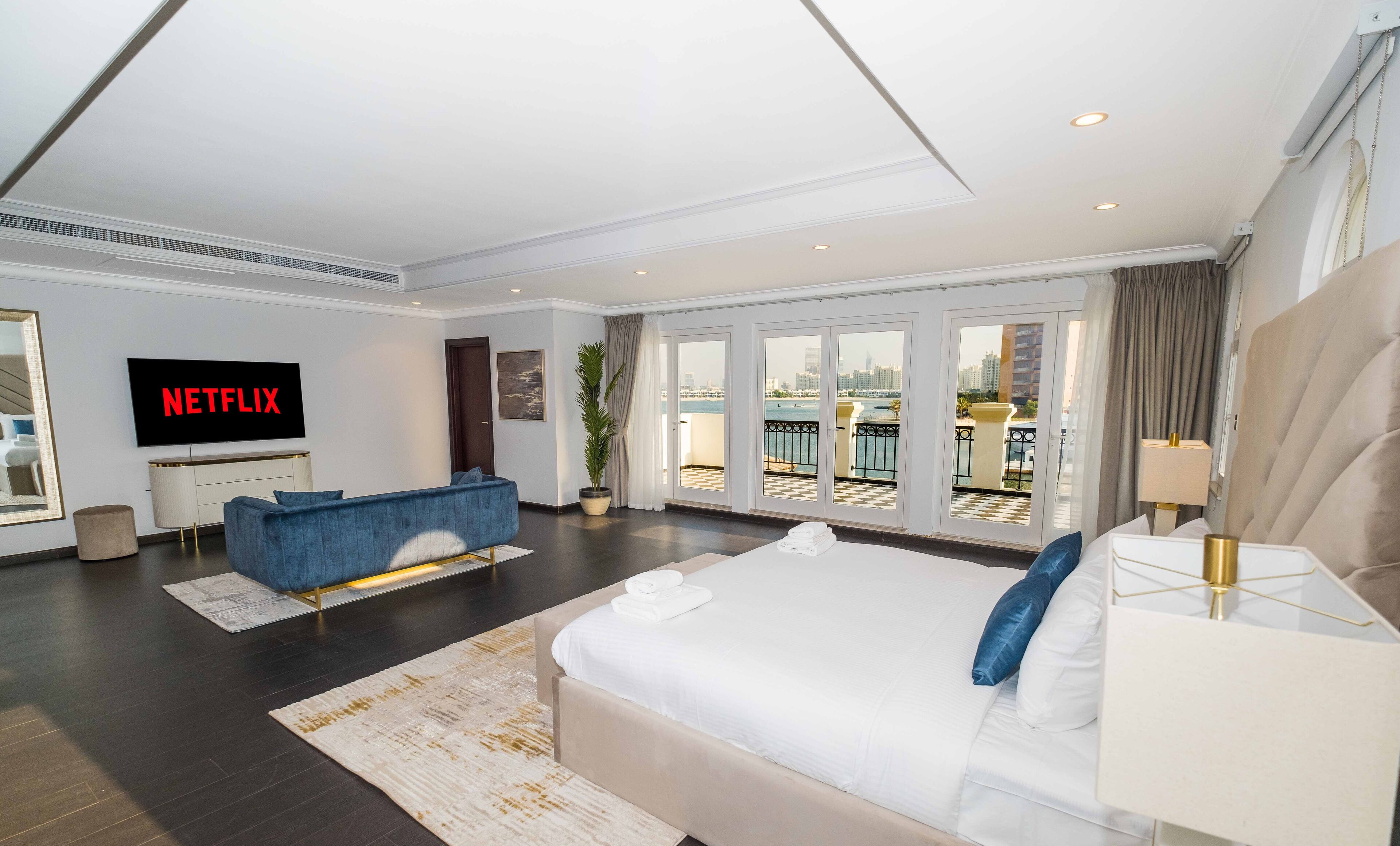 Photo - LUX The Luxury Sunny Shores Palm Villa
