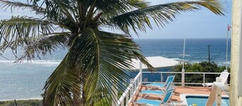 Welcome to A Villa Sunrise! 3 bedrooms, 3 Baths, Private Pool! East End!