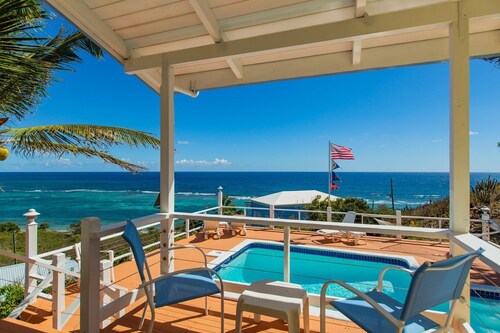 Welcome to A Villa Sunrise! 3 bedrooms, 3 Baths, Private Pool! East End!