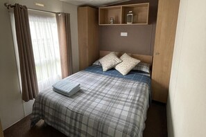 5 Schlafzimmer, Bügeleisen/Bügelbrett, kostenloses WLAN, Bettwäsche