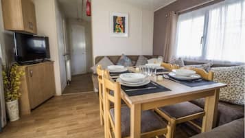 Cabin | Dining