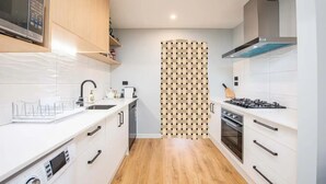 茶具/咖啡用具、微波炉、烤箱、炉灶